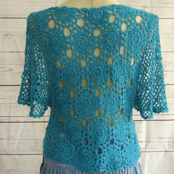 Turq Crochet Floral Short Sleeve Top Open Weave - Picture 4 of 14
